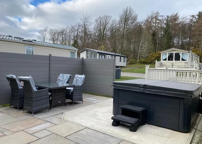 Dixons Den Hot Tub
